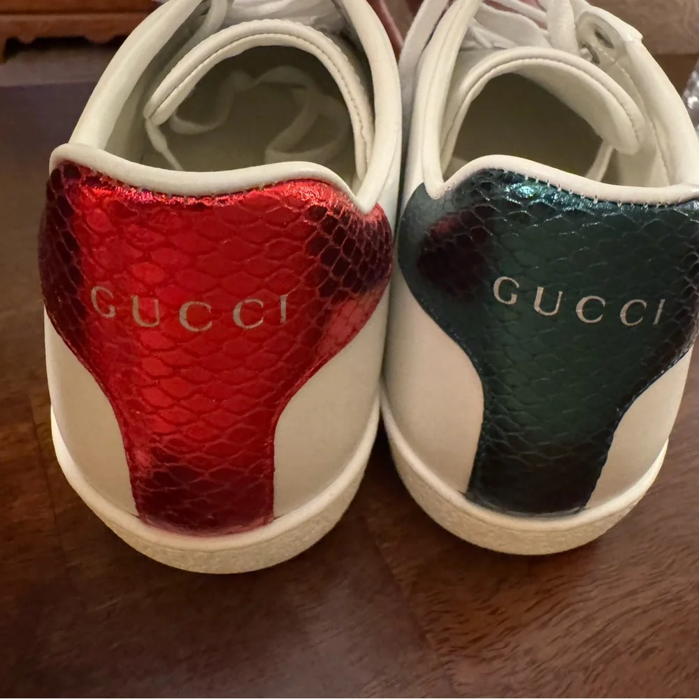 Gucci White Sneakers with Green and Red Accents - Picture 4 of 9